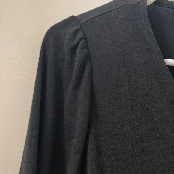 3/$15 Banana Republic - Cocoon Wrap Long Sleeve Blouse Women Small - Picture 7 of 13